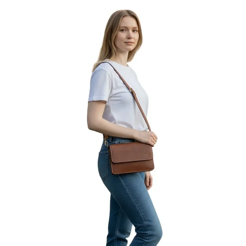 Patricia Nash Crossbody Purse  Brown  Leather Ajustable Strap *Read